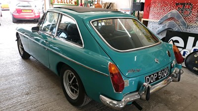 Lot 589 - 1972 MG B GT