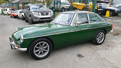 Lot 37 - 1972 MG B GT