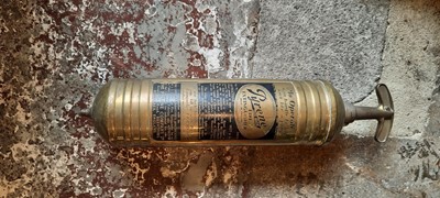 Lot 271 - OLD FIRE EXTINGUISHER