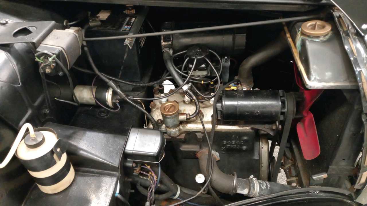 Lot 128 - 1946 STANDARD 8