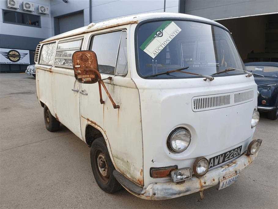 Lot 13 - 1972 Volkswagen Camper