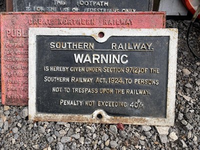 Lot 573 - SOUTHERN RAILWAY SIGN