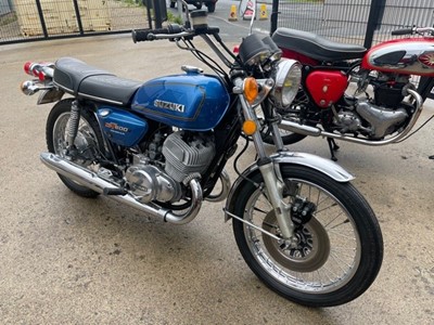 Lot 529 - SUZUKI GT500