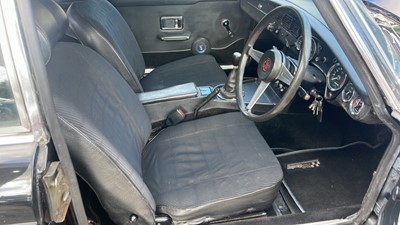 Lot 454 - 1975 MG B GT