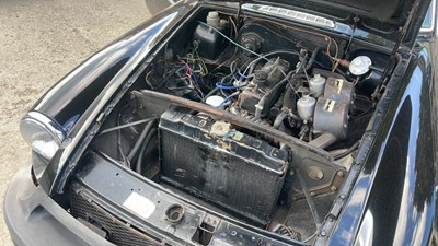Lot 454 - 1975 MG B GT