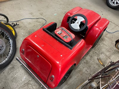 Lot 459 - BATTERY POWERED CHILDS CAR