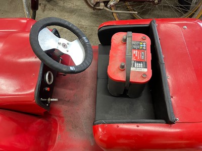 Lot 459 - BATTERY POWERED CHILDS CAR