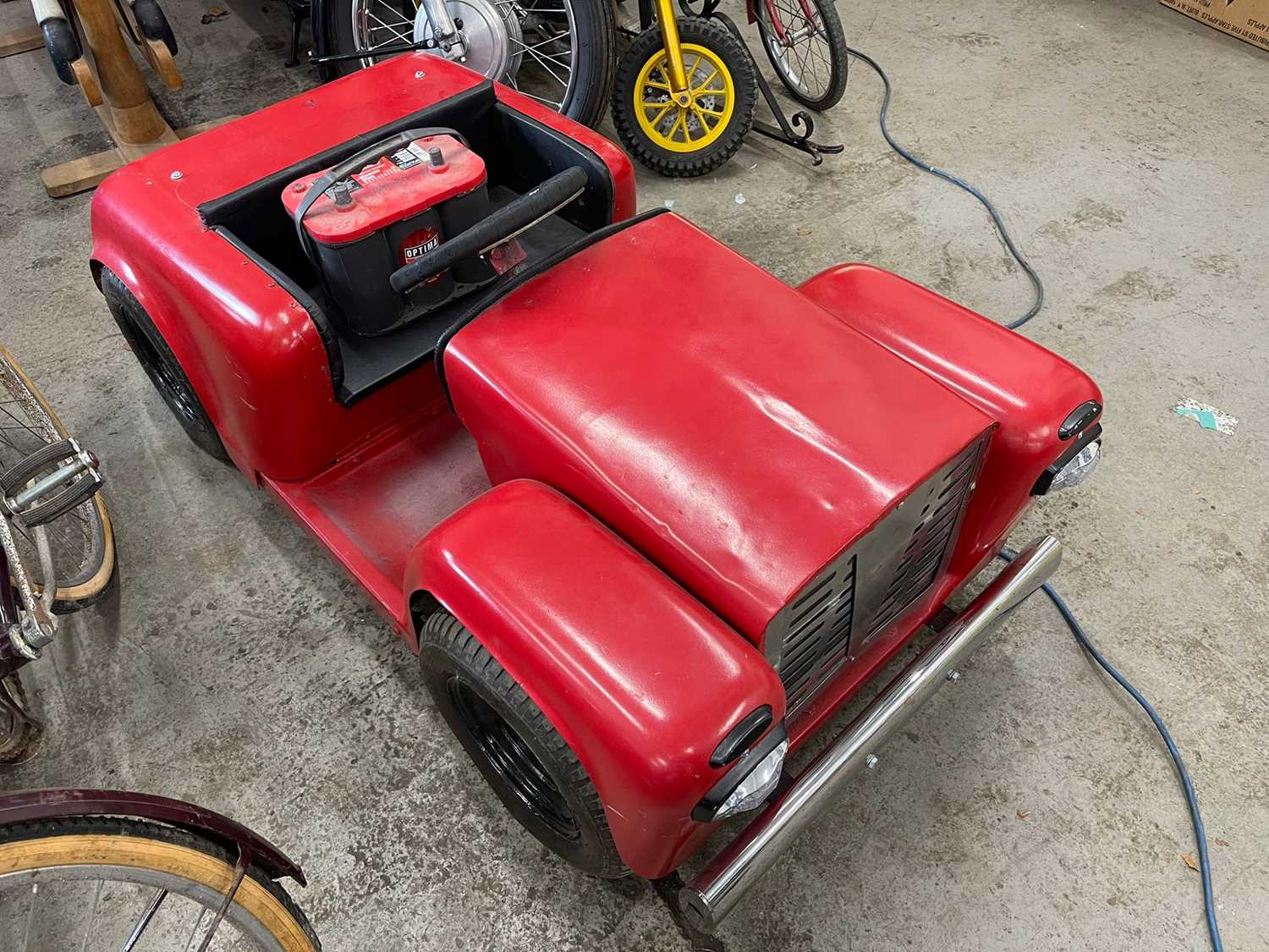 Lot 459 BATTERY POWERED CHILDS CAR