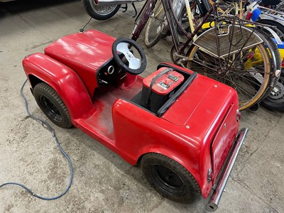 Lot 459 - BATTERY POWERED CHILDS CAR