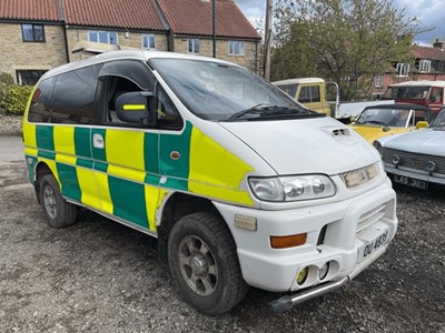 Lot 89 - 1998 MITSUBISHI DELICA SPACE GEAR TD