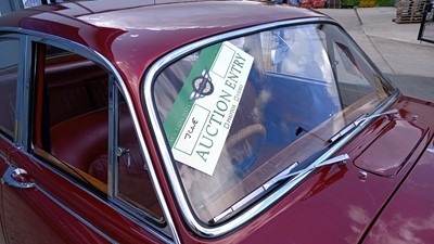 Lot 567 - 1965 DAIMLER V8 250