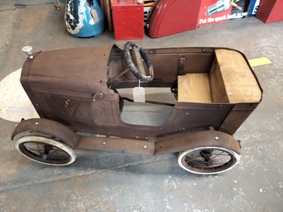 Lot 583 - OLD FASHIONED CHILDS PEDAL CAR