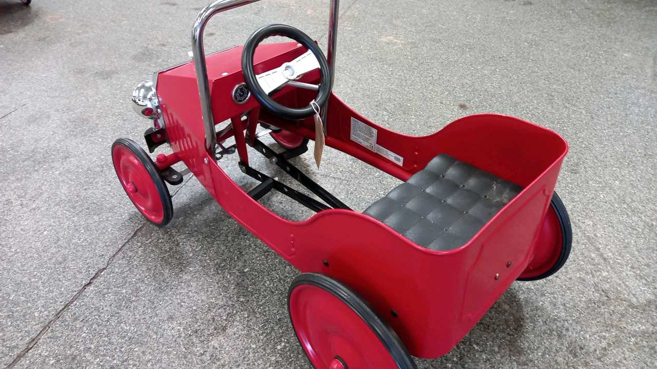 Lot 136 1938 PEDAL CAR