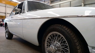 Lot 198 - 1974 MG B GT
