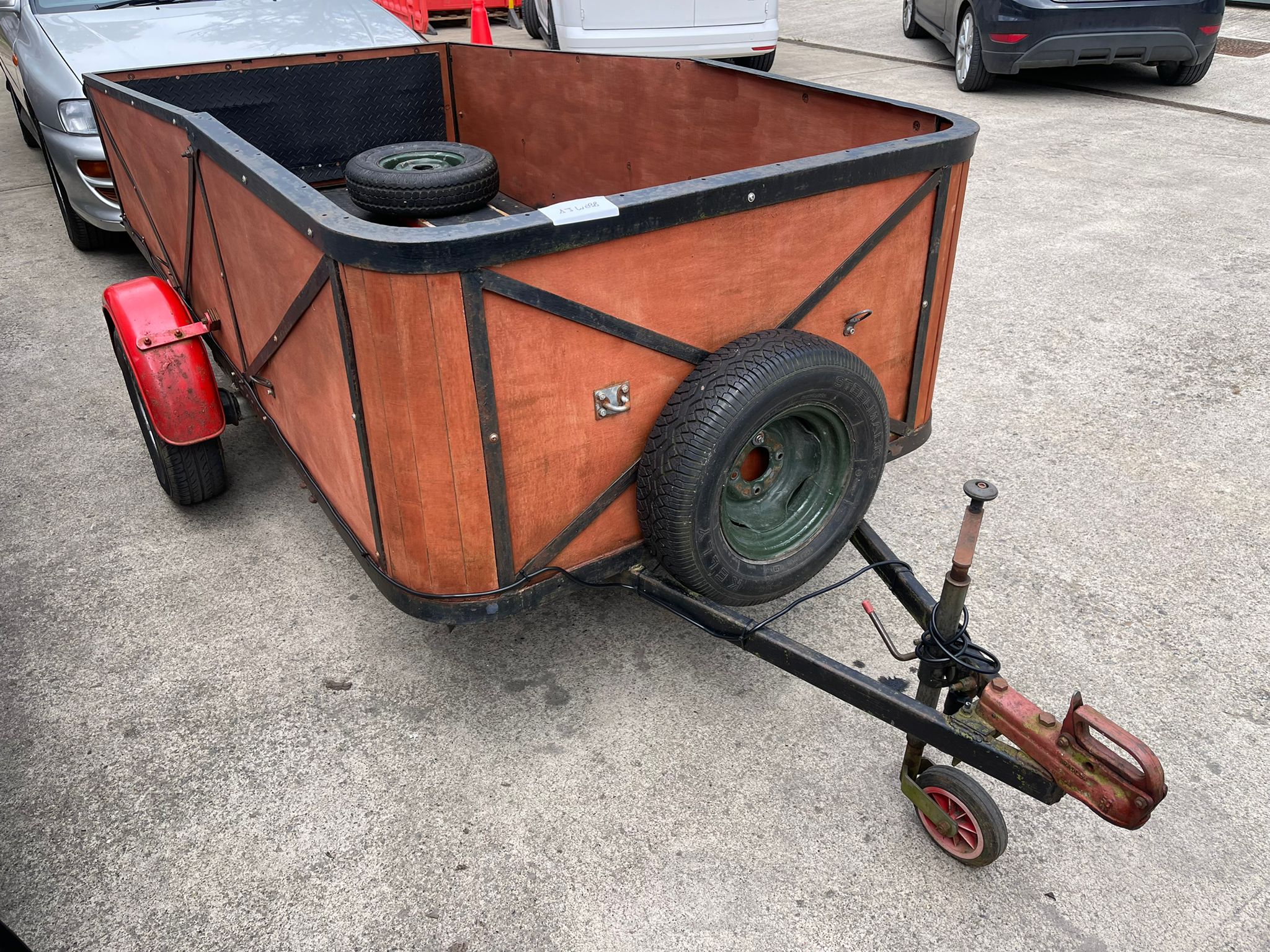 Lot 235 HOMEMADE TRAILER