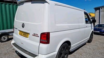 Lot 395 - 2011 VOLKSWAGEN T-SPORTER T32 140 TDI SWB