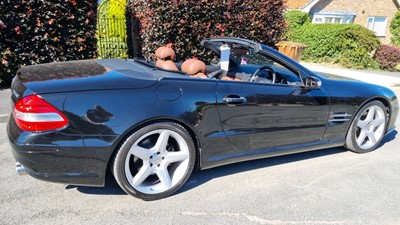 Lot 398 - 2006 MERCEDES SL500 AUTO