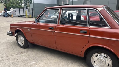 Lot 420 - 1977 VOLVO 244 DL