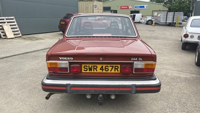 Lot 420 - 1977 VOLVO 244 DL