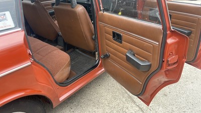 Lot 420 - 1977 VOLVO 244 DL