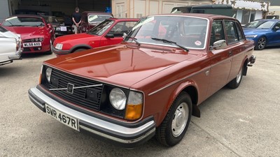 Lot 420 - 1977 VOLVO 244 DL