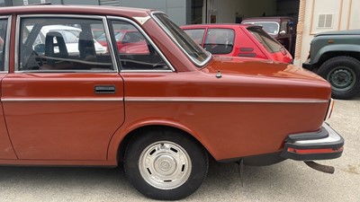 Lot 420 - 1977 VOLVO 244 DL