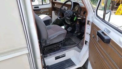 Lot 532 - 1977 FORD MOTOR CARAVAN