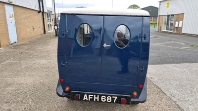 Lot 548 - 1936 MORRIS 8 VAN