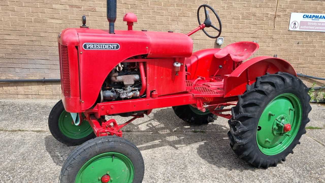 Lot 554 - PRESIDENT TRACTOR