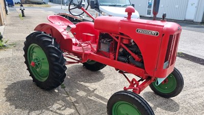 Lot 554 - PRESIDENT TRACTOR