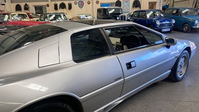 Lot 573 - 1988 LOTUS ESPRIT TURBO