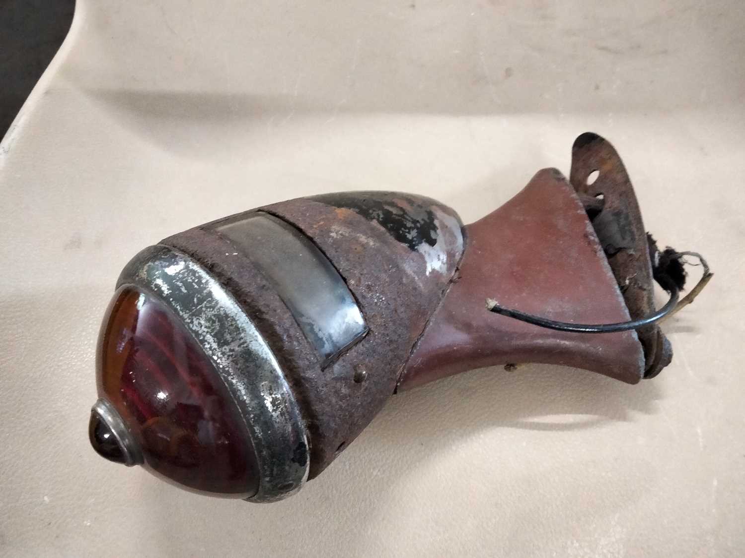 Lot 613 - OLD CAR LAMP