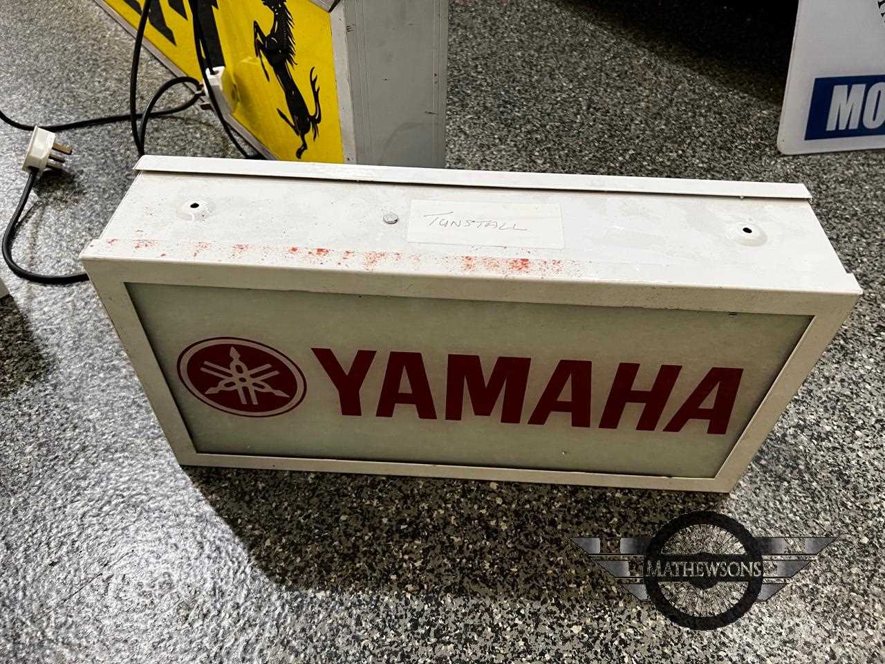 Lot 67 - YAMAHA ILLUMINATED SIGN