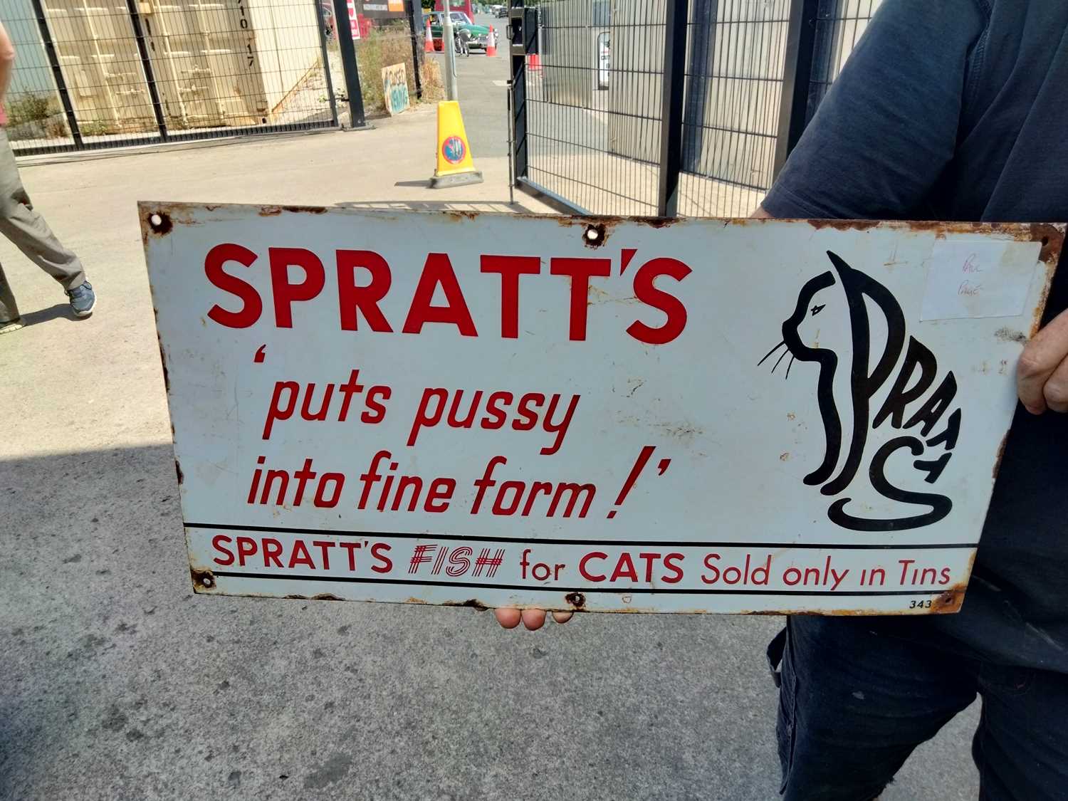 Use Spats Signage Lot 276 - SPRATTS SIGN