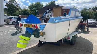 Lot 24 - MICROPLUS GOATS FIBRE BOAT, TRAILER & OUTBOARD