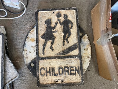 Lot 195 - CHILDREN ROAD SIGN
