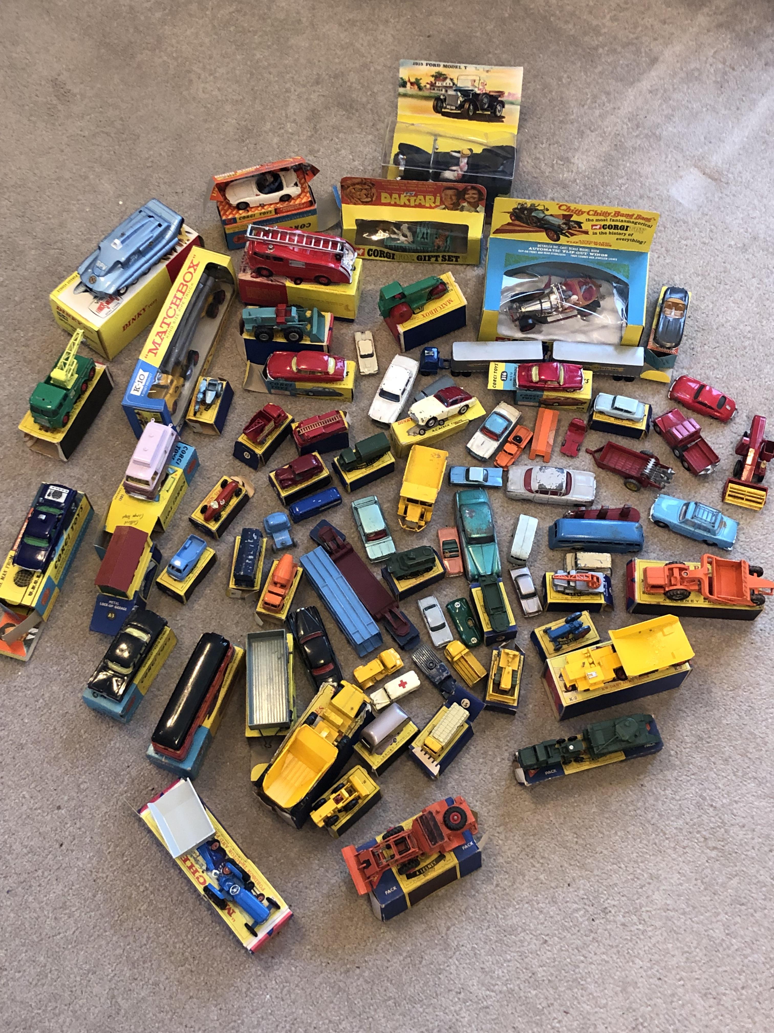 Lot 571 COLLECTION OF MATCHBOX, & DINKY TOY