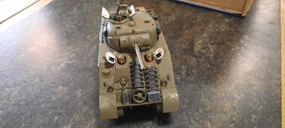 Lot 159 - SHERMAN TANK MODEL 1/24 SCALE