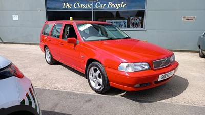Lot 75 - VOLVO V70 SE T5  ** A PROPORTION OF PROCEEDS FROM THE SALE WILL BE DONATED TO THE LIFEBOAT ASSOCIATION**