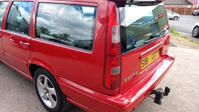 Lot 75 - VOLVO V70 SE T5  ** A PROPORTION OF PROCEEDS FROM THE SALE WILL BE DONATED TO THE LIFEBOAT ASSOCIATION**