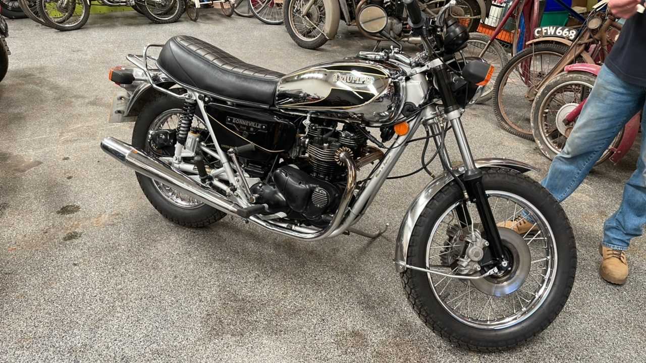 Lot 313 - 1982 TRIUMPH BONNEVILLE ROYAL WEDDING SPECIAL