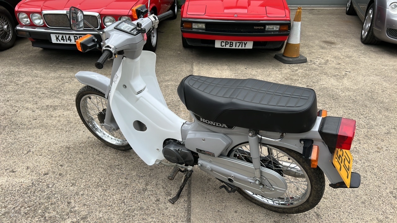 Lot 502 - 1991 HONDA C90