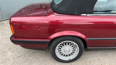 Lot 530 - 1992 BMW 325I CABRIOLET