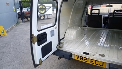 Lot 603 - 2000 ROVER MAESTRO VAN