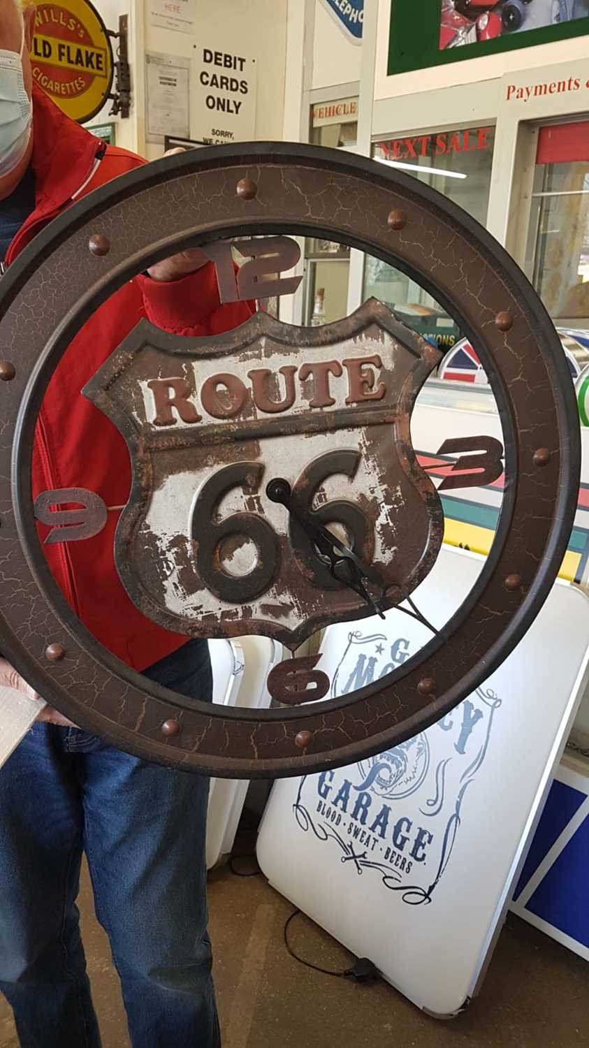 Lot 196 - ROUTE 66 CLOCK