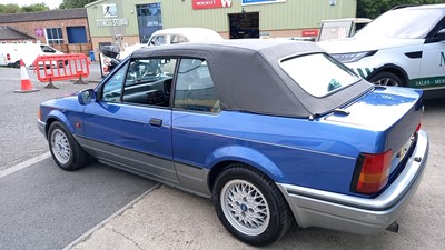 Lot 619 - 1990 FORD ESCORT XR3I CONVERTIBLE