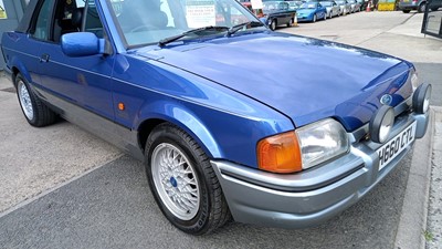 Lot 619 - 1990 FORD ESCORT XR3I CONVERTIBLE