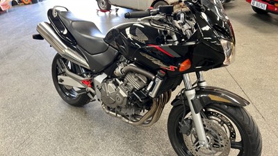 Lot 650 - 2000 HONDA CB600 F2-Y