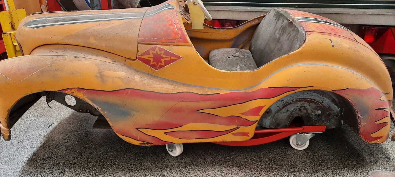 Lot 493 - AUSTIN J40 PEDAL CAR