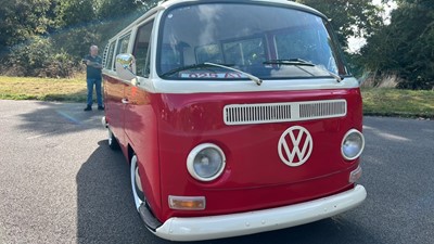 Lot 209 - 1970 VOLKSWAGEN T2 KOMBI / BAY WINDOW